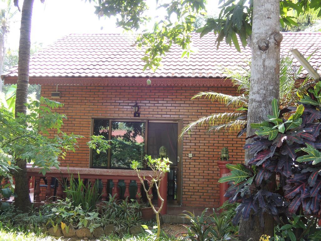 Elephant Blanc Phnom-Penh Kamer foto